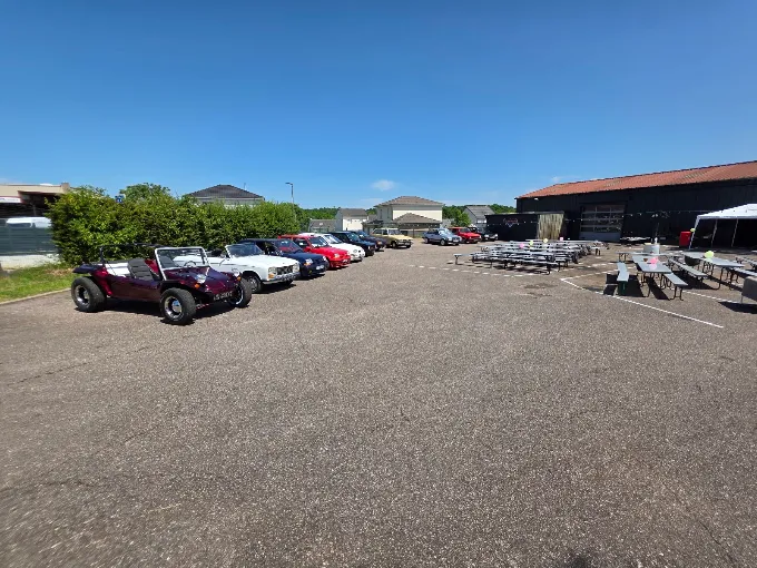 Le parking du garage Le Ptit Mecano à Liverdun